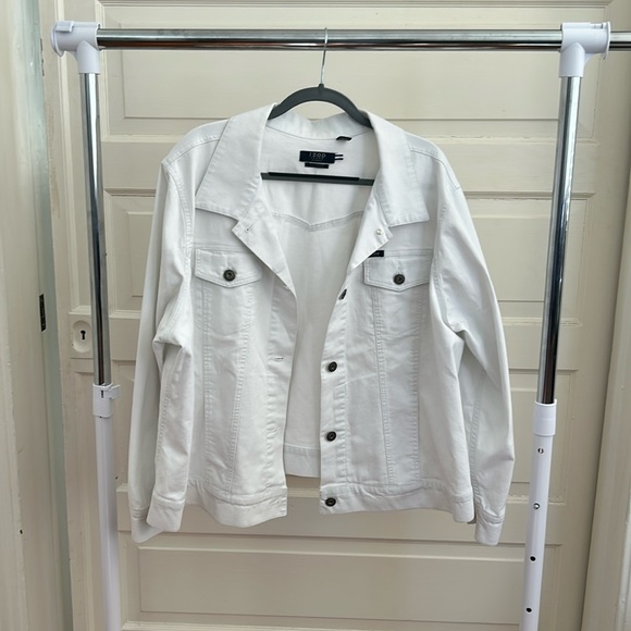 Izod White Denim Jacket - Picture 1 of 4